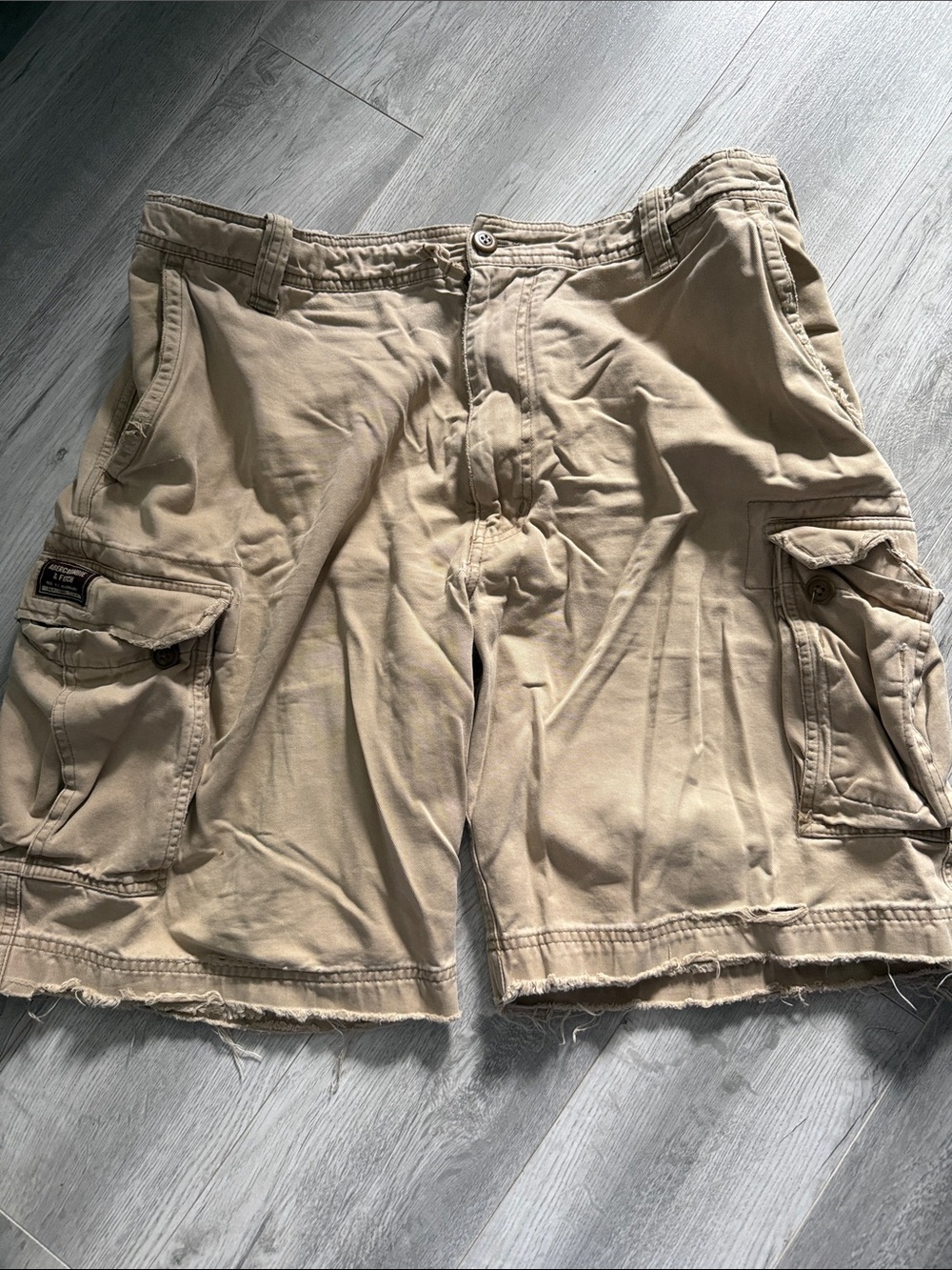 Abercrombie & Fitch distressed cargo shorts size 38